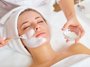 ルナソルビューティーサロン(LUNASOL BEAUTY SALON)の写真/エレクトロポレーション導入!美容成分がお肌の深部に浸透しちゅるんと美肌へ♪透明感ある素肌へ導きます☆