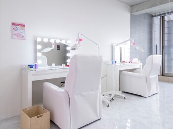 エクシアホワイトニング 奥田店の写真/《全国100店舗以上展開》あの大人気サロンが奥田に◆結果重視×定額制の本格セルフホワイトニング♪