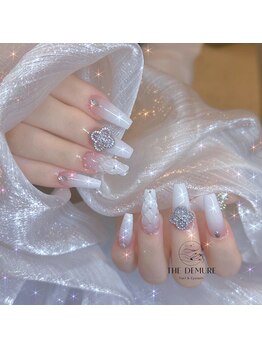 ザ デミュア 銀座店/上品ネイル