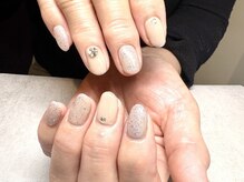 パープルの爪屋/塗りわけVカットネイル