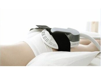 フェリーチェ ビューティー(Felice Beauty)/最新痩身機器導入電磁パルス