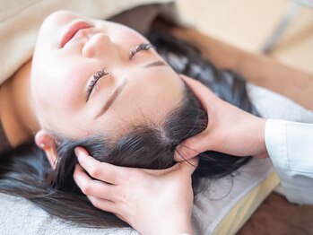 ヒナサロン(HINA SALON)の写真/限界を迎えたガチガチの首肩こりに！女性国家資格者による的確な【全身鍼灸アプローチ】でスッキリ軽く★