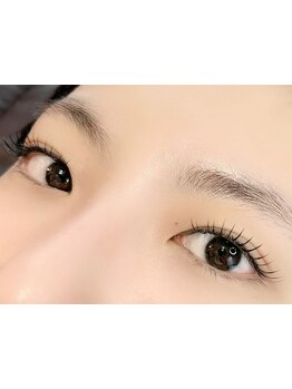 ナチュラル上品な目元にしたい