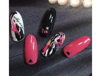 お気軽ビューティエーヴィヒ(Ewig)/10月キャンペーンネイル