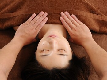 シャーロック 武庫之荘店(4869 Sherlock)/筋膜ドライヘッド施術風景♪