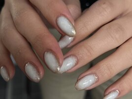 しろのモヤモヤネイル