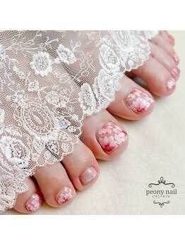 ピオニーネイル(peony nail)/手描きのフラワーネイル