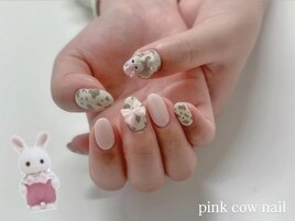 ベビーピンクと牛柄ネイル♪