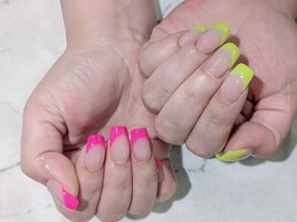 【スカルプ】ネオンフレンチ