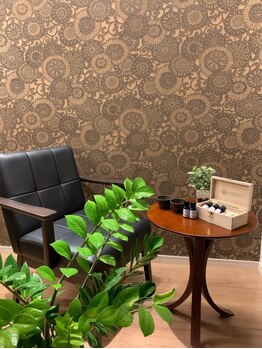 貴宝石岩盤浴ホットヨガスタジオ ぷりずむ/