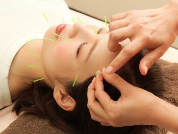 ライフサロン 恵比寿(Life Salon)/お顔のツボに合わせて施術