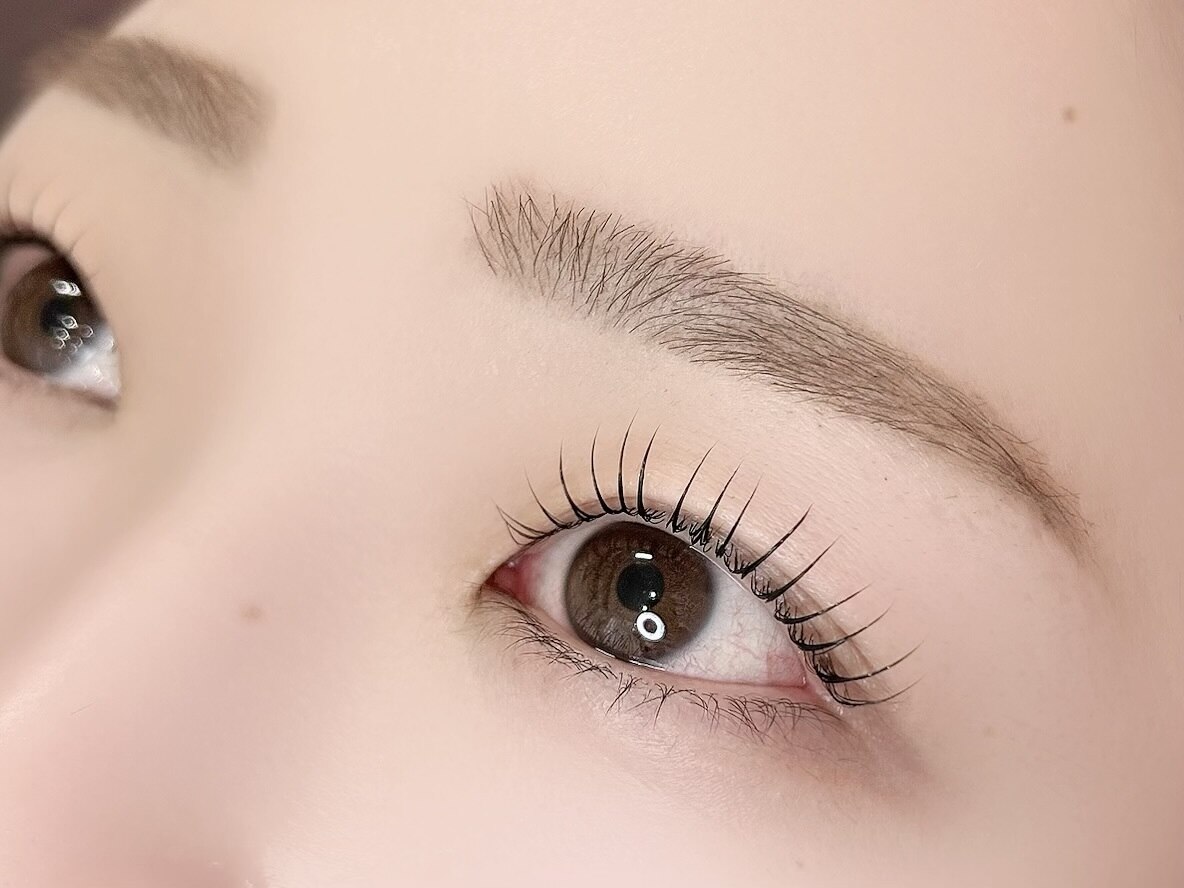 まつげパーマ＋眉毛スタイリング　￥12500