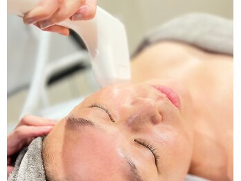 リオル(Rior)の写真/【北陸でも希少★最先端リフトマシーン】コケない／もたつきスッキリ★ 肌深部から引き締まった肌を実感◎