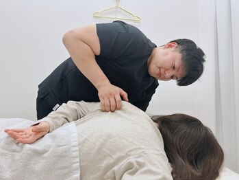 ヒラメント 大森(Hilament)の写真/強圧好きも納得!骨膜整体でガチガチに固まった肩・首・背中の深部までアプローチ。