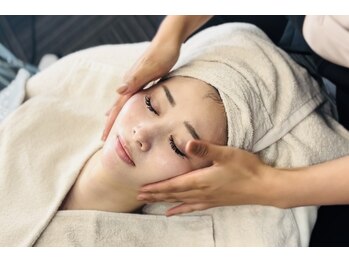 サロンドール(Salon doll)/顔筋小顔マッサージ