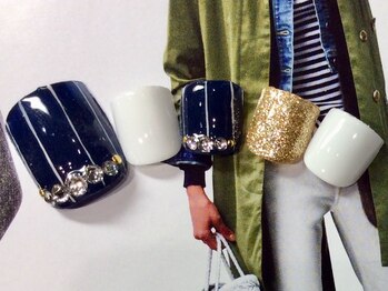 ネイルサロン リリオ(Nail Salon Ririo)/細ストライプフットネイル