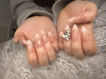 ユナ(YUNA)/フレンチネイル