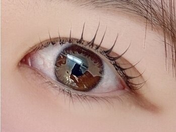 ブルームーン(BLUE MOON)の写真/【大人気★高品質!ナチュラルまつ毛パーマ】モチの良さ・自慢のキープ力が高評!くるんと上向きまつ毛♪