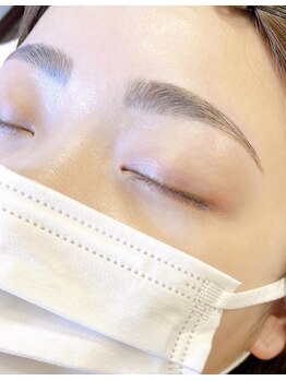 シェリ ザ ビューティー(Cheri the beauty)/ハリウッドブロウリフト