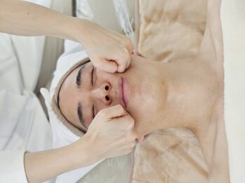 ミピマム 恵比寿店(Mipimam)の写真/【男性こそ差がつく！】お顔のコリをとりながらたるみを改善！キュッと引き締まったフェイスラインへ◎