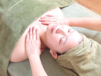 イネスプライベートスペース(Ines)/デコルテ・肩周り・背中まで