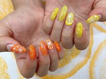 アール(R)/フルーツネイル