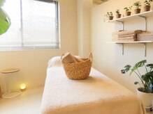 チル アンド リラックス(Chill and Relax)の雰囲気（小規模サロン。個室が２部屋。観葉植物/香り/BGMで癒しの提供。）