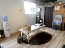 ここから整体の雰囲気（オシャレな店内で心ゆくまでお寛ぎください♪）