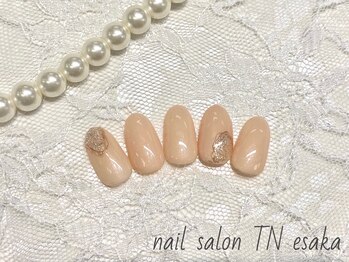 ティーエヌ 江坂店の写真/【定額￥4500~】リ-ズナブル&スピーディーで大人気♪お好みの色にカラ-チェンジして自分らしいネイルを☆