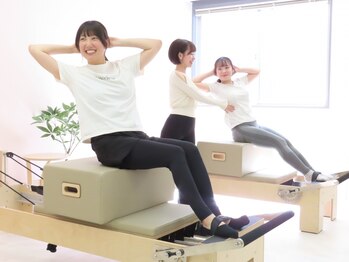 アイブルーム 札幌駅前店(I Bloom)の写真/【マンツーマンのパーソナルマシンピラティス☆】あなたに合ったオーダーメイドメニューで美姿勢&健康に♪