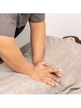 琉瑠整体院/腰アプローチ