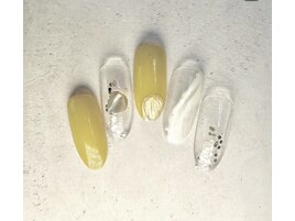 くすみイエローネイル