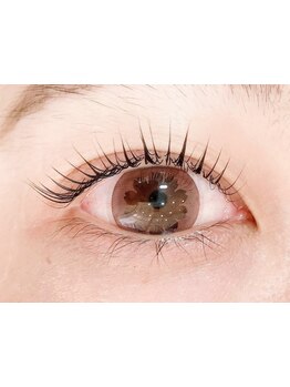 ナチュラル上品な目元にしたい