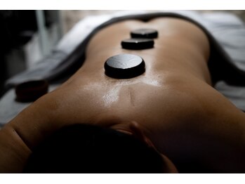 フサモミ(HUSAMOMI)/ホットストーンマッサージ