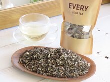 国産無農薬無着色純度100％の食べられるほど綺麗なよもぎを使用