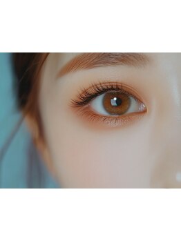 ナチュラル上品な目元にしたい