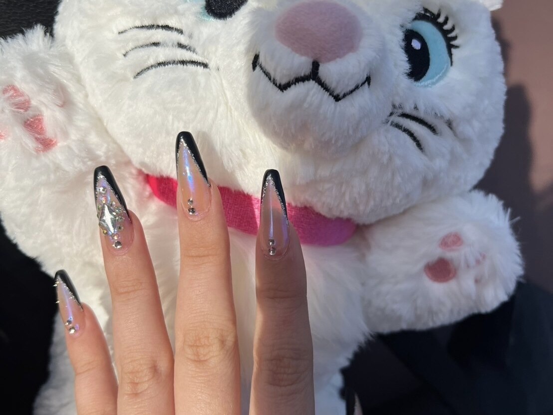 ディズニー　ニュアンス　マグネットネイル　ブライダル　フレンチガーリー　ワンホン ディズニー ニュアンス マグネットネイル ブライダル フレンチガーリー