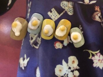 ゆびノさき/目玉焼きネイル