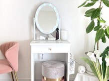 ドレッサーにドライヤーやヘアスプレー等のご用意ございます