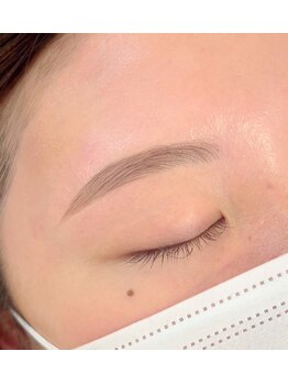 モカ 春日(Moca)/ハリウッドブロウリフト