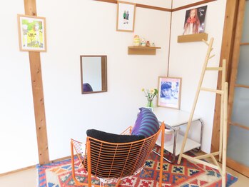 ムーラッシュ(moulash)/温かみのあるサロンの内装