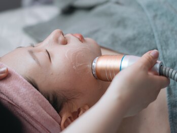 ティパニボーテ(Tipani Beaute')の写真/気になり始めたほうれい線・たるみケアに重力に負けない上向きリフトアップ！