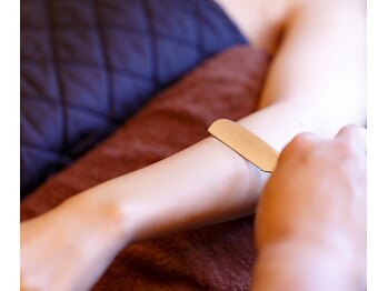 キュア アンド ケア ラボ タカハシ(TAKAHASHI )/腕、手の甲から指先まで美しく