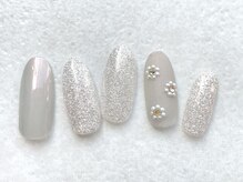 ターラ(Tara)/シンプルアート ビジューのお花