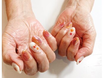 ベールス(Bellus)/紅葉ネイル