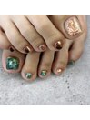 gold   ×   green