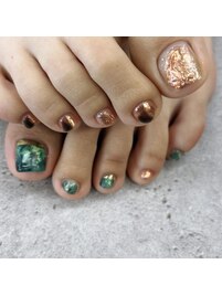 gold   ×   green