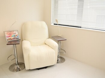 コエル(coel)の写真/用賀駅徒歩2分*フットネイルはリクライニングチェアでゆったり施術可能。全メニューフットバス付き*