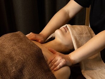 アトム(Atom)の写真/【当店オススメ☆】凝り固まった箇所をしっかりアプローチ!熟練スタッフの極上手技をご堪能下さい♪