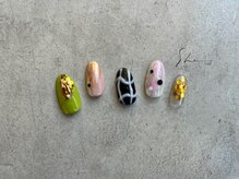 シー(SHE)/ちぐはぐネイル